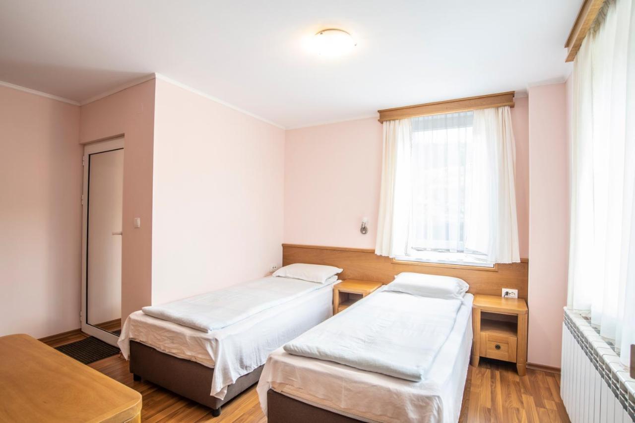 Guest House Roden Dom 科普里夫什迪察 外观 照片