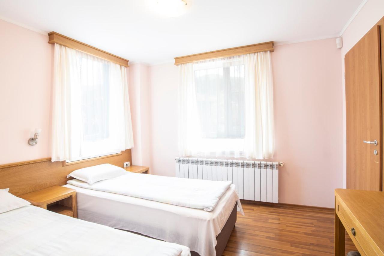 Guest House Roden Dom 科普里夫什迪察 外观 照片